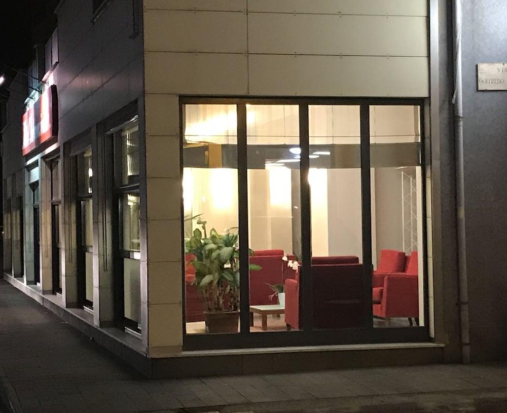 פינאלה ליגורה Hotel Internazionale מראה חיצוני תמונה