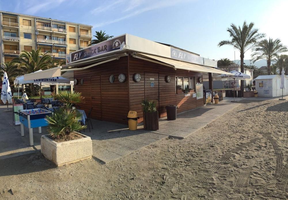 פינאלה ליגורה Hotel Internazionale מראה חיצוני תמונה