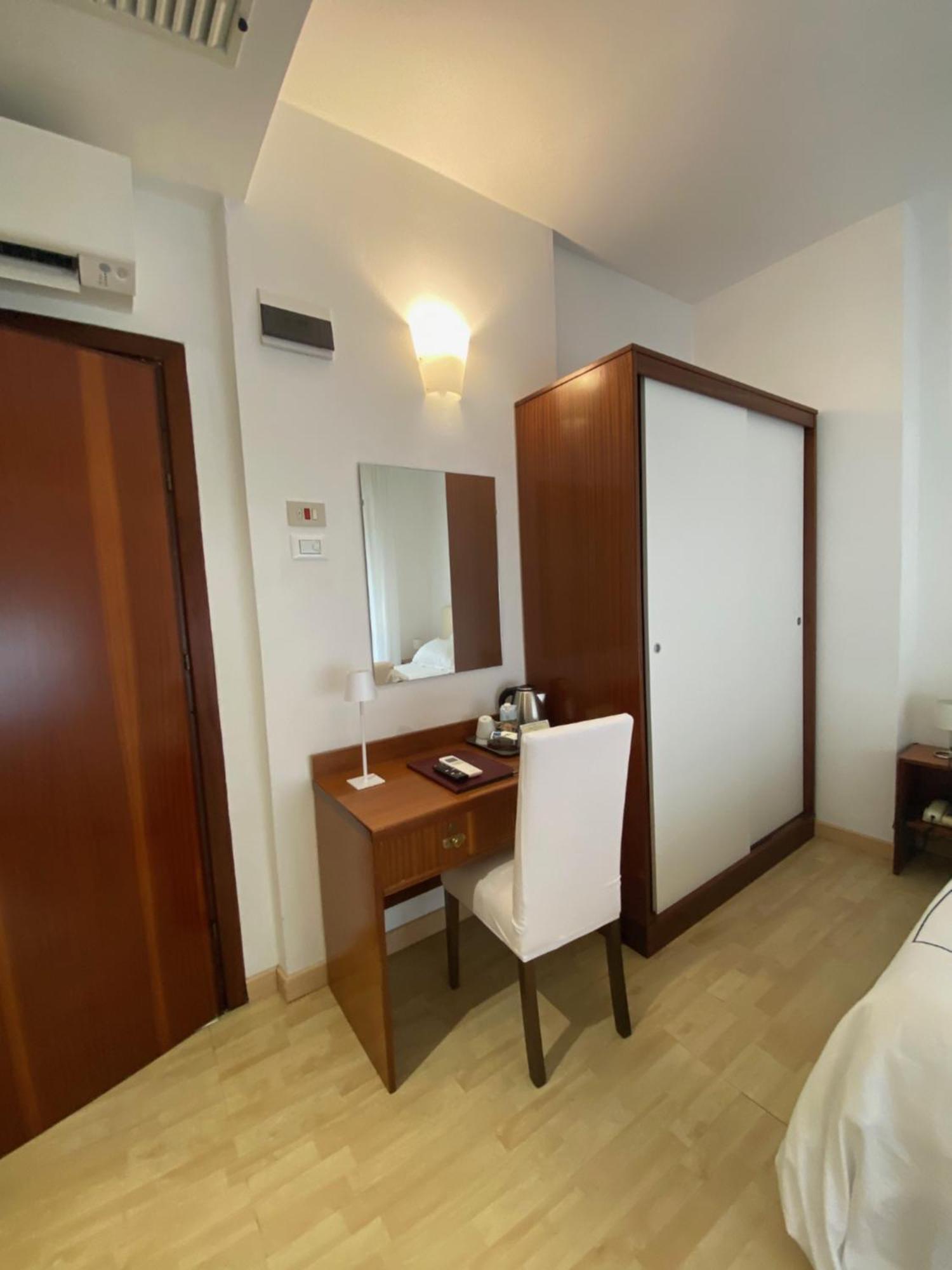 פינאלה ליגורה Hotel Internazionale מראה חיצוני תמונה