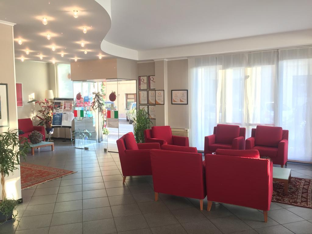 פינאלה ליגורה Hotel Internazionale מראה חיצוני תמונה